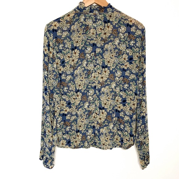Floral Button-Up Blouse - Picture 6 of 9